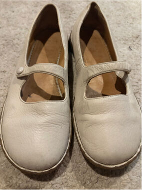 Lands End Mary Jane’s size 10